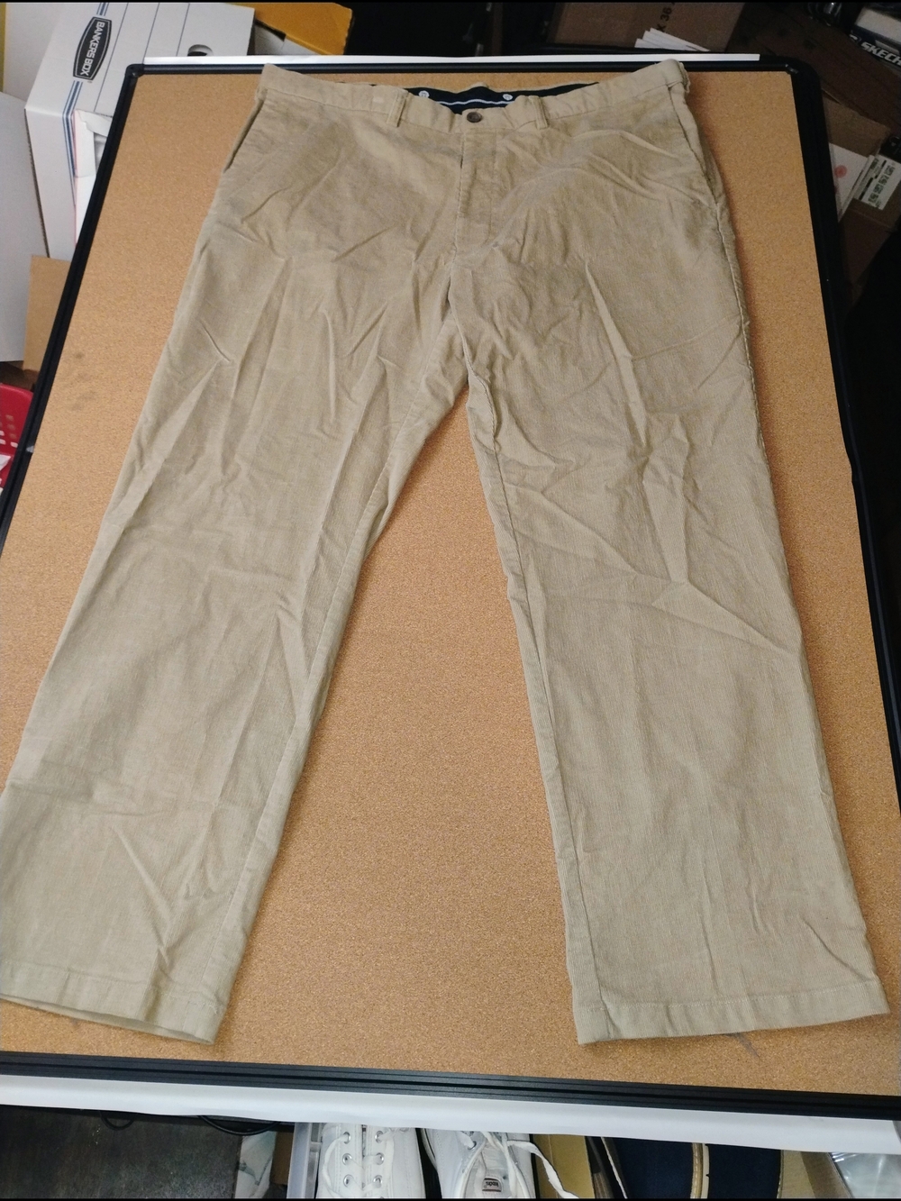 HAGGAR Premium Stretch Corduroy Classic Fit Pants Men’s SZ 44X32 100% Cotton
